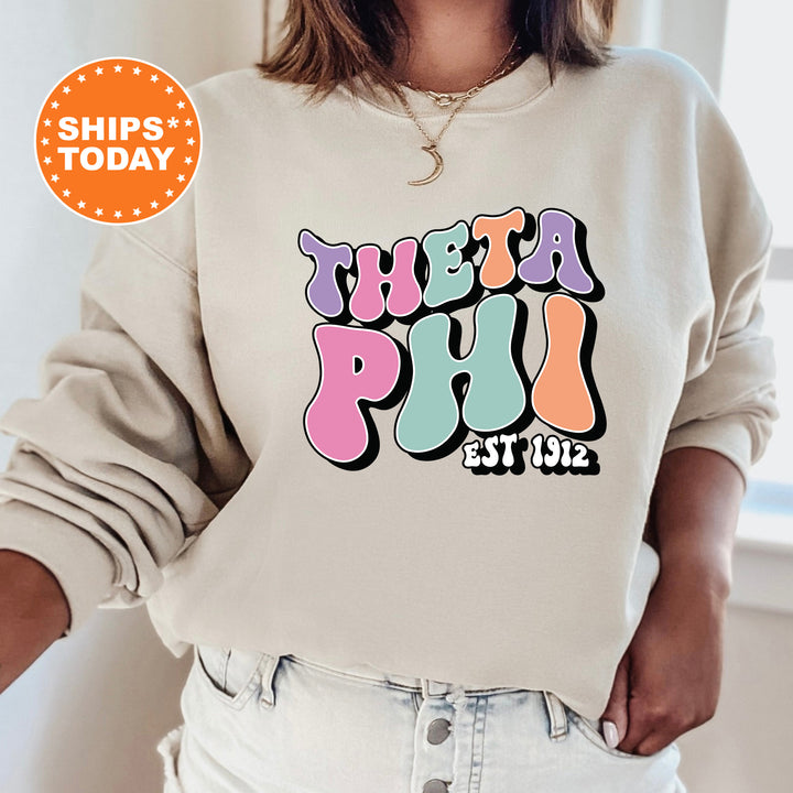 a woman wearing a sweatshirt that says, there's a pull