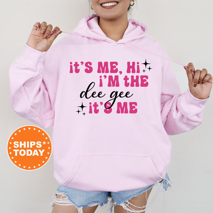 It's Me Hi I'm The Dee Gee It's Me | Delta Gamma Glimmer Sorority Sweatshirt | Big Little Sorority Gift | Sorority Apparel _ 15888g
