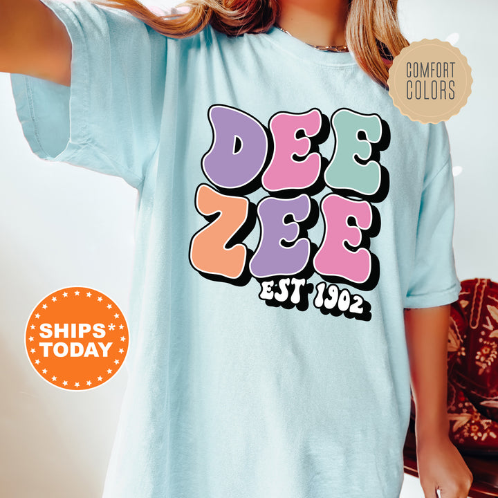 a woman wearing a t - shirt that says dee deee est 1932