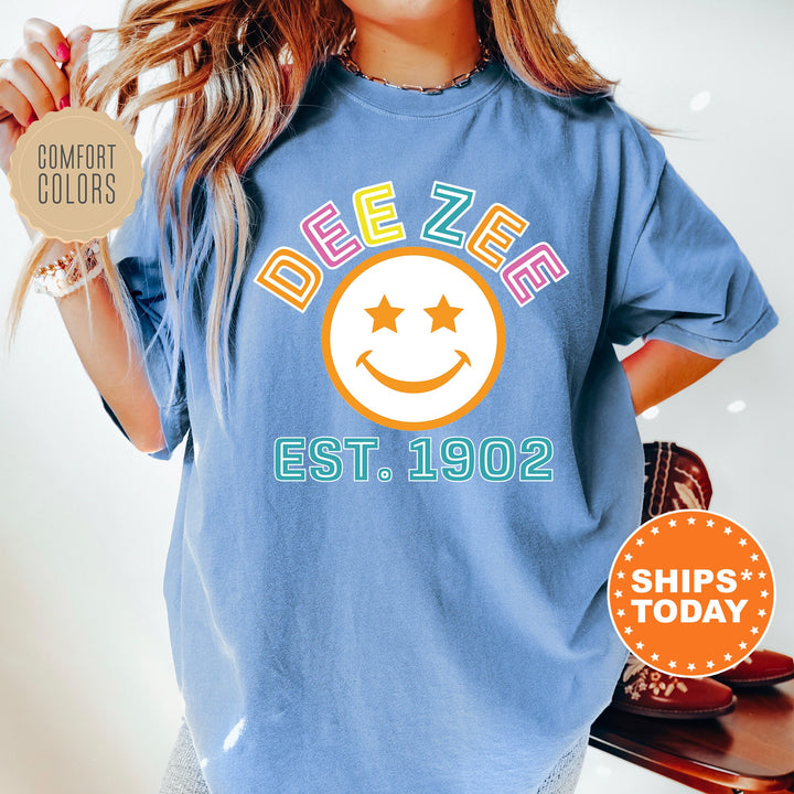 Delta Zeta Cheerful Sorority T-Shirt | Dee Zee Comfort Colors Shirt | Delta Zeta Smiley Shirt | Big Little | Preppy Sorority Shirt _ 16860g