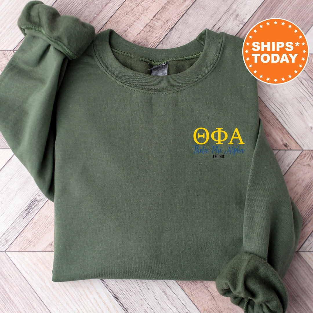 a green sweatshirt with the word oda on it