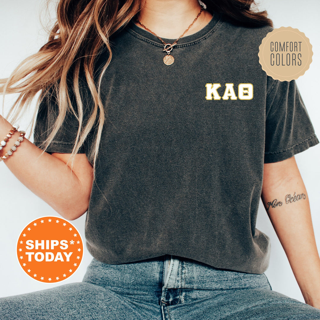 a woman wearing a shirt that says kab on it